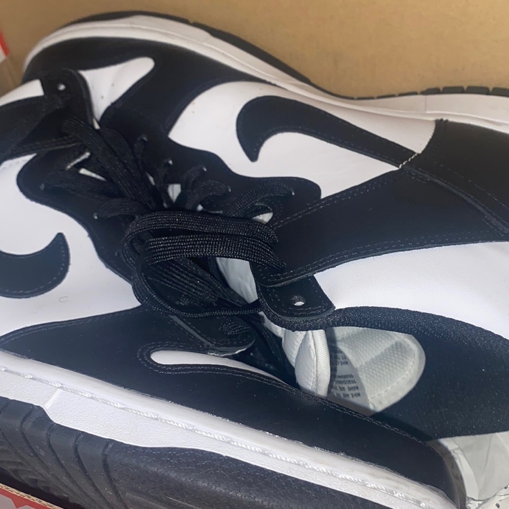 NIKE PANDA DUNKS